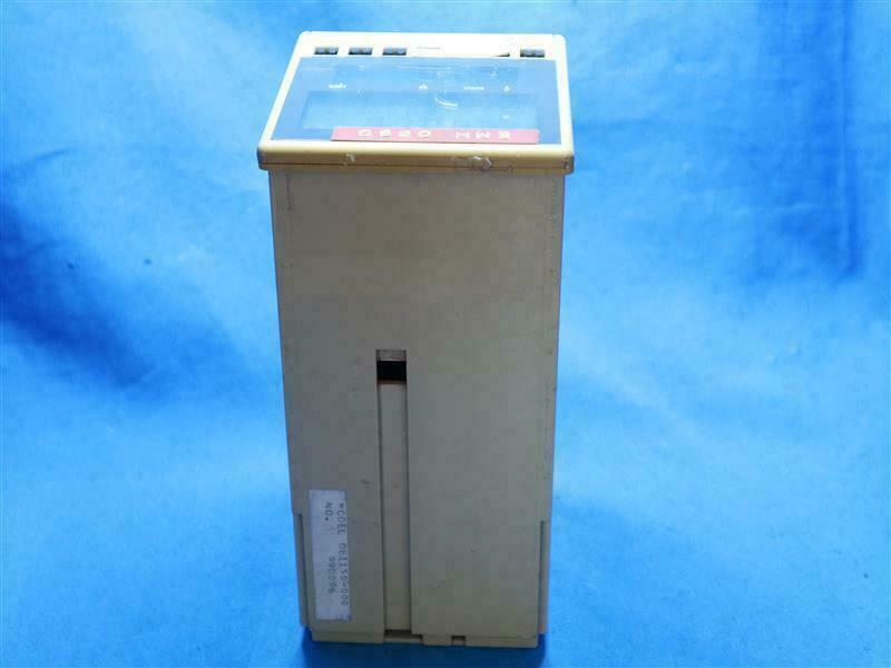 Chino DB DB1150-000 DB1150000 Digital Temperature Controller w/ Missing Cover