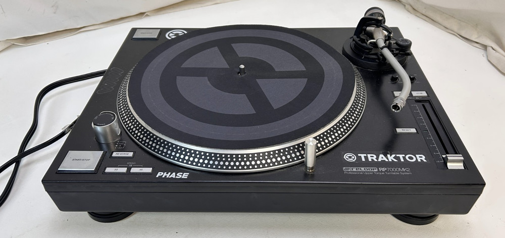 Traktor Reloop Professional DJ Upper Torque Turntable System RP7000MK2 in Case