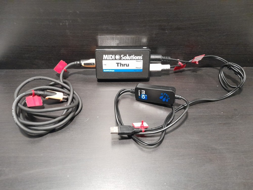 MIDI Solutions MultiVoltages THRU 1-in /2-out MIDI Through Box + BUNDLE *READ"