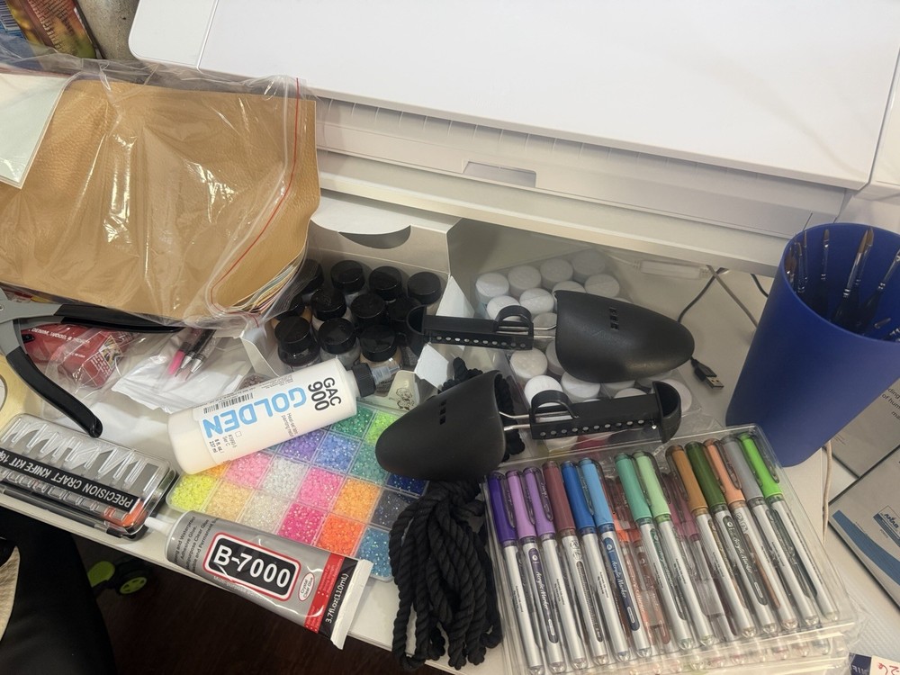 White Vinyl Cutter Machine Cutting Plotter with Accessories for Crafting