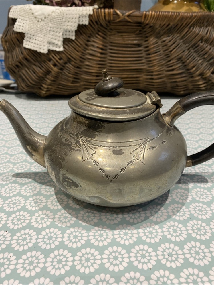 Antique Edwardian Silver-Plated Fat-Bodied Teapot Bakelite Handle EPNS (EBR)