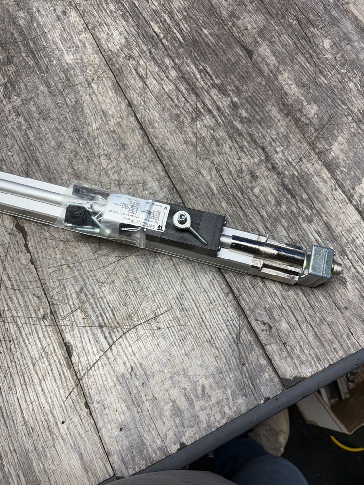 TR ELECTRONIC LINEAR ENCODER LP 38 307-00364 1050mm MEASURE LENGTH