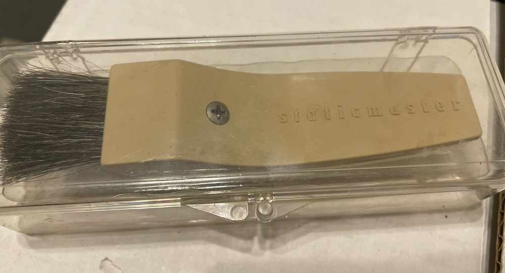 Vintage Staticmaster Brush Model 1C200  1973