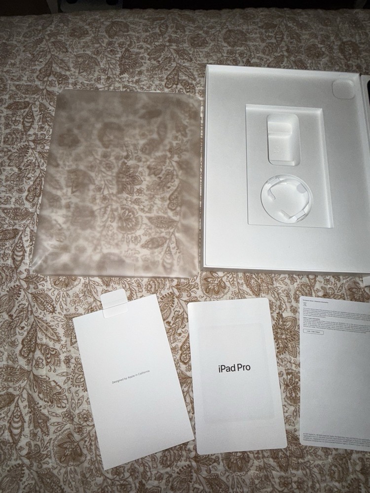 iPad Pro 12.9 Inch 5th Gen Empty Box 256gb Space Gray