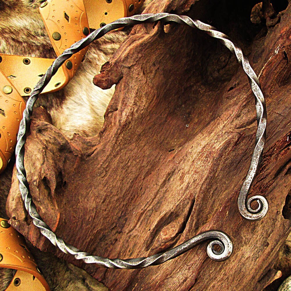 Handmade Iron Viking Warrior Renaissance Knights Crusader Torc Necklace AH