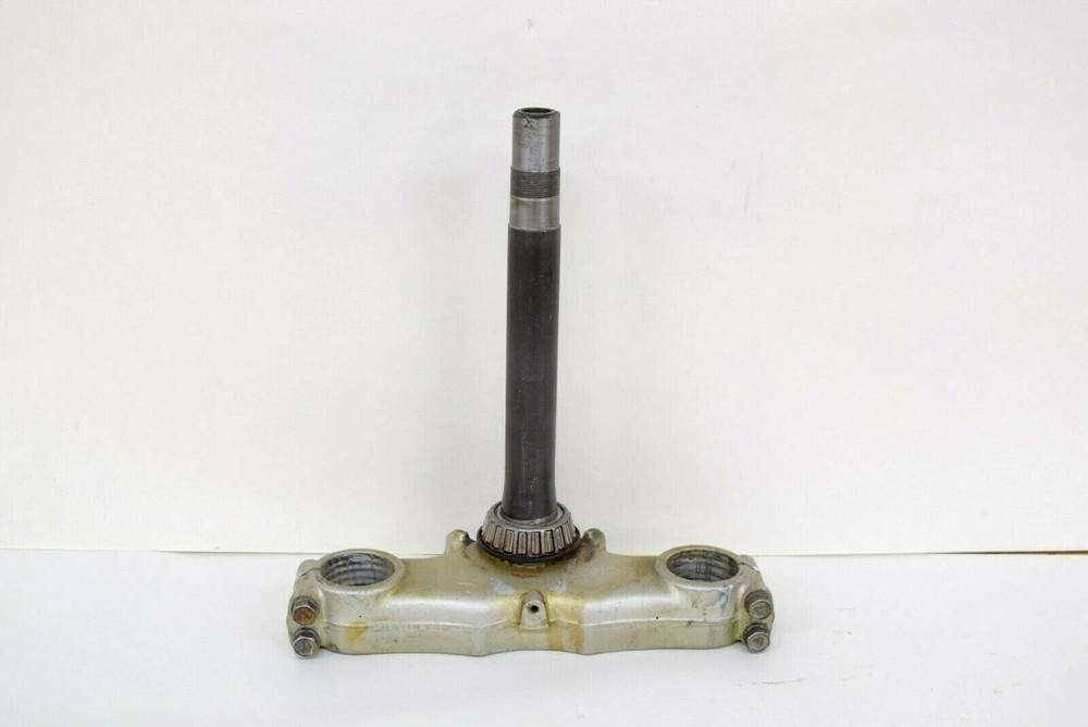 SUZUKI 1982 1983 PE175 PE 175 FORK STEERING LOWER TRIPLE TREE CLAMP STEM BRACKET