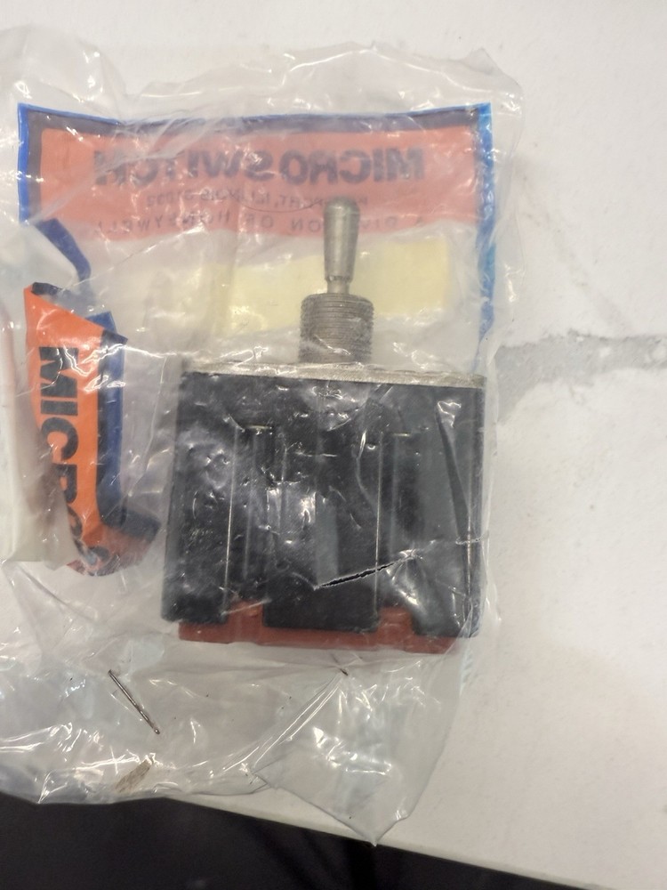 Honeywell Micro Switch 104TL226-5 TOGGLE