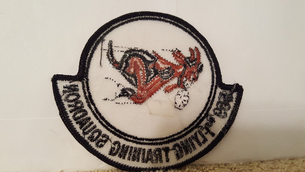 559TH FLYING TRAINING SQUADRON COLOR PATCH 4 x 3 1/2 inches