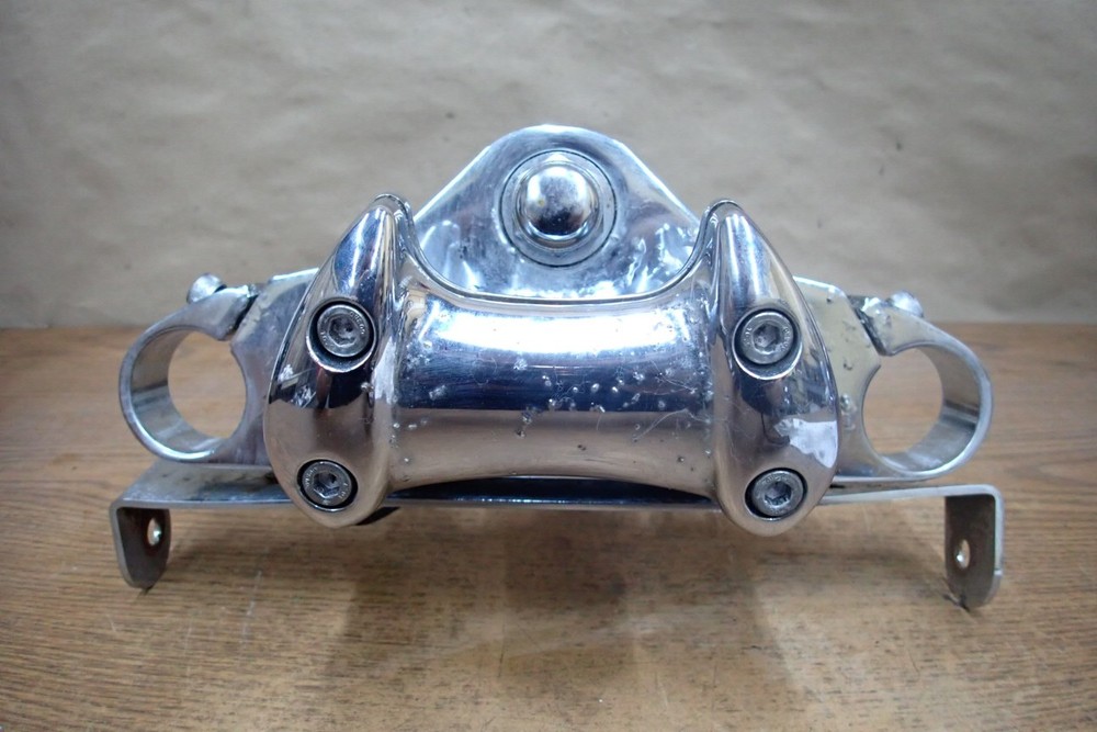 2005 YAMAHA VSTAR XVS1100 STEERING TRIPLE TREE W/ RISERS