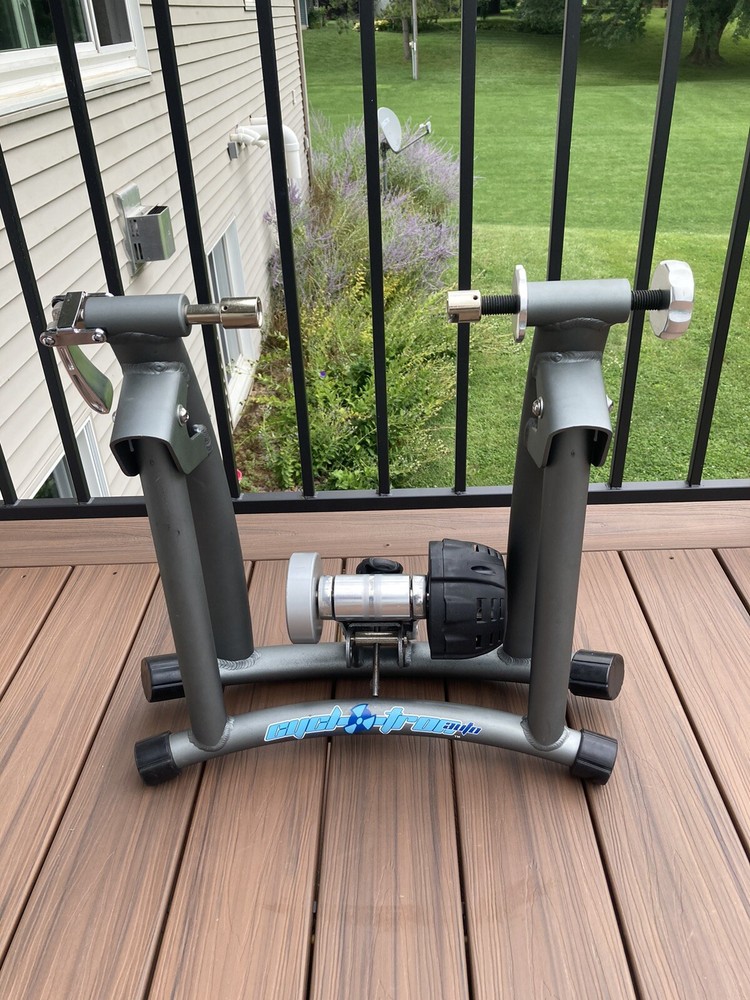 Giant Cyclotron Auto Bicycle Trainer