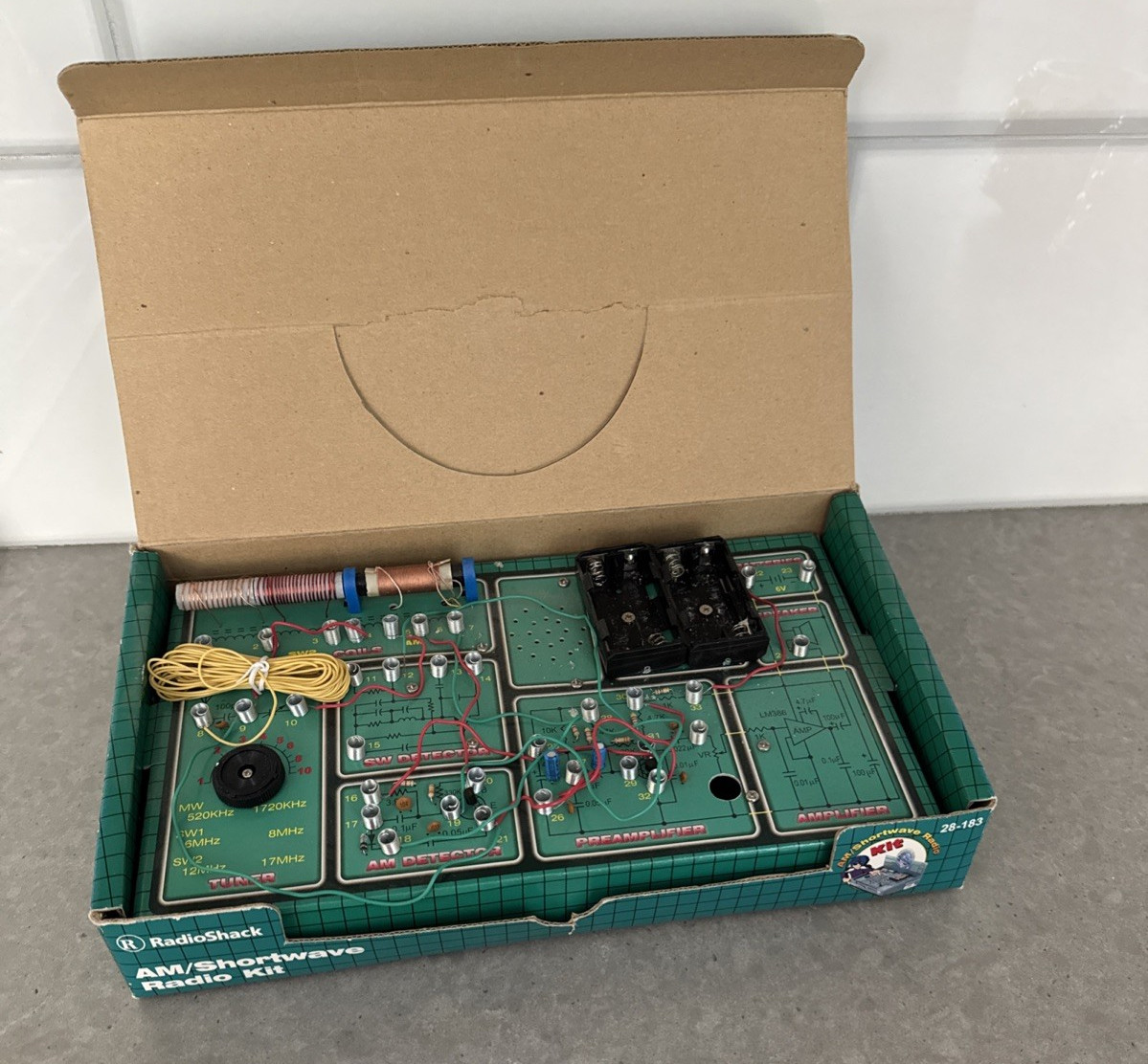 RadioShack AM/Shortwave Radio Kit 28-183 Untested Vintage