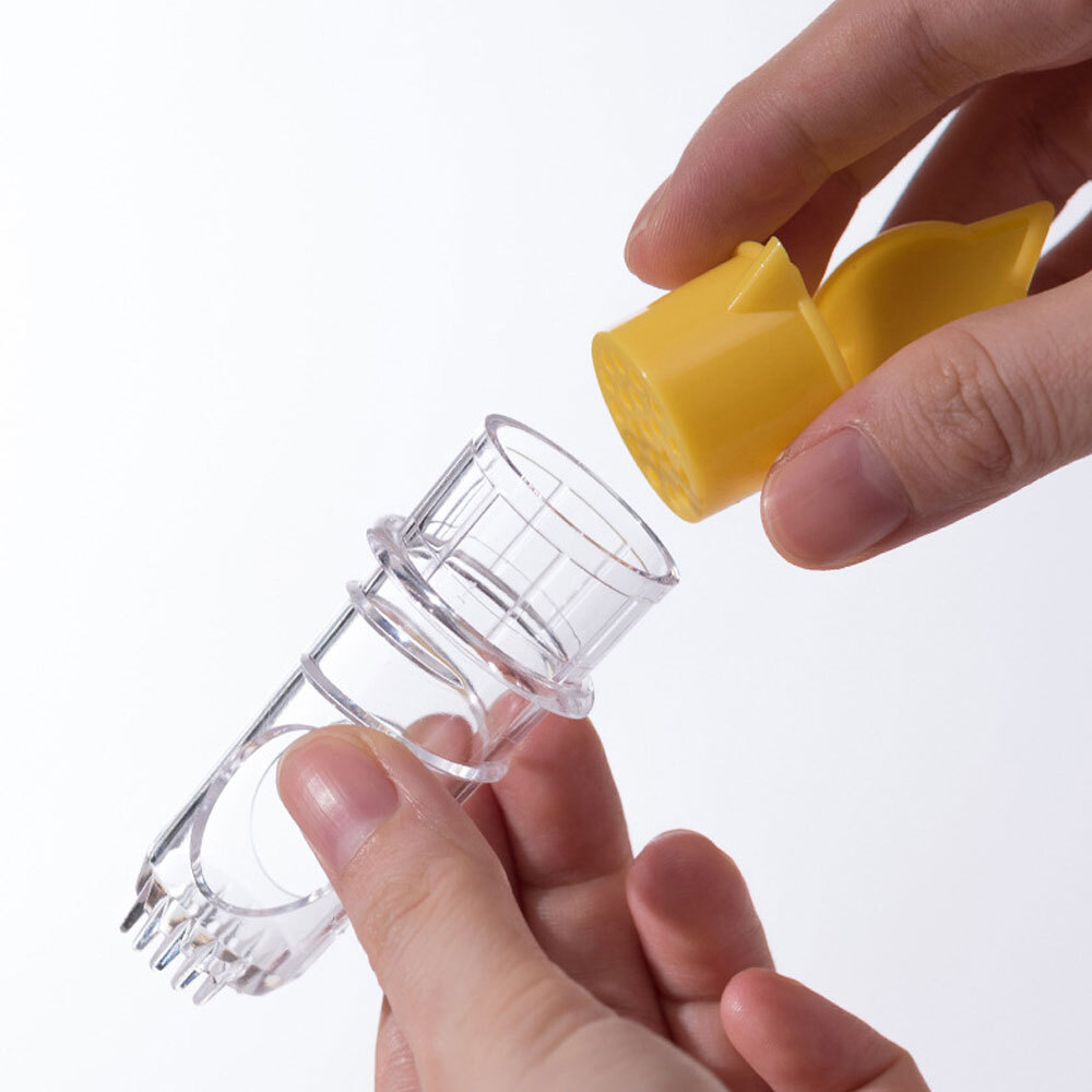 Lemon Mini Squeezer,2025 New Mini Manual Lemon Squeezer,Multifunctional Fruit TR