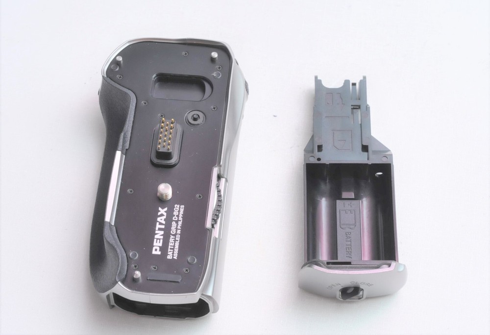 Pentax D-BG2 Battery Grip for K10D & K20D *Silver Edition *
