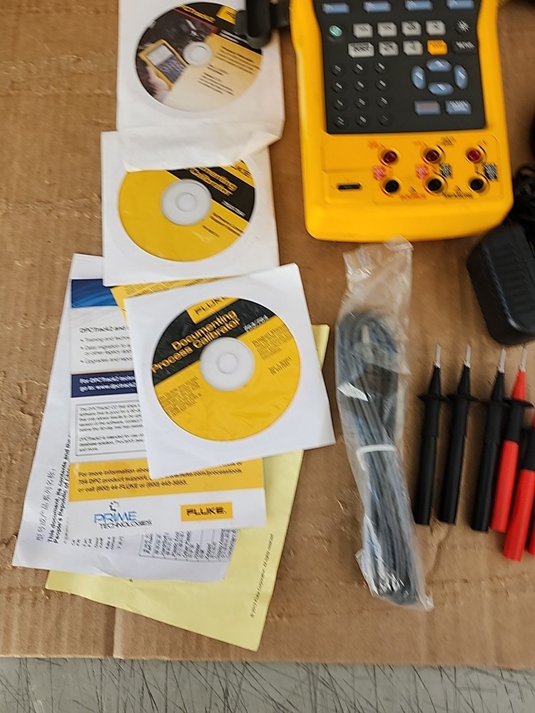 Fluke 754 Documenting Process Calibrator with HART Communication