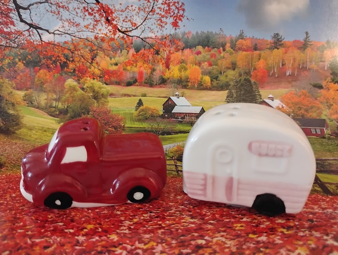 FARM & COUNTRY MINI SALT PEPPER SHAKERS - CRACKER BARREL - PICK THE ONE YOU WANT