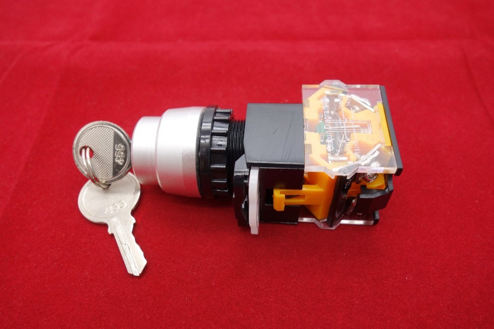 1PC Cutout 22MM Key Selector Switch 3 Position Maintained select switch LAY39