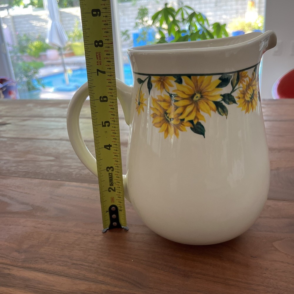 Thomson Pottery Sunflower 64 oz Pitcher