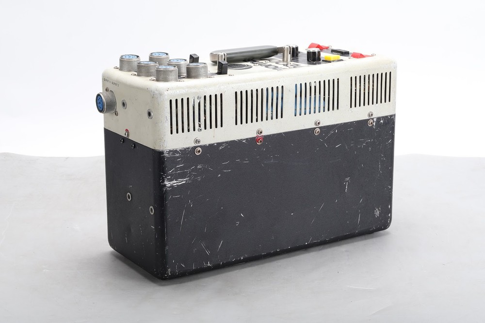 Norman P2000D Professional Strobe Lighting Power Pack - Fair Condition