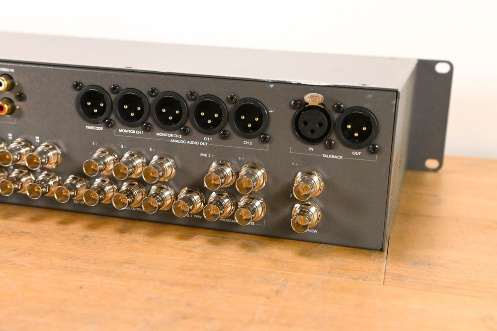 Blackmagic Design ATEM 4 M/E Broadcast Studio 4K CG01XSU