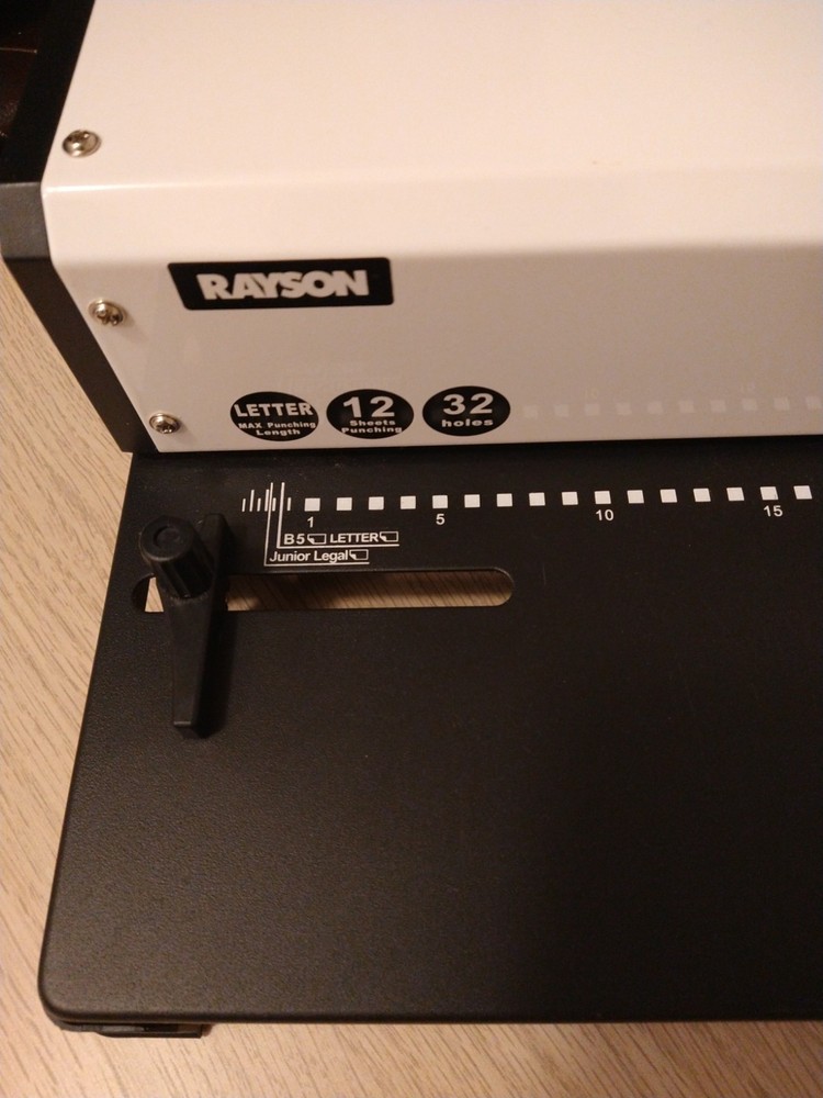 Rayson PT1202 Binding Machine 3:1 Pitch 32-Holes Punch 12 Sheets