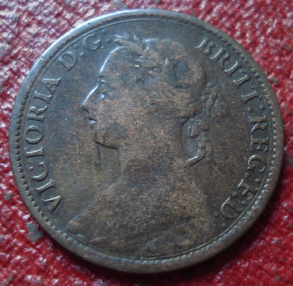 1885 BRITISH FARTHING IN VG CONDITION