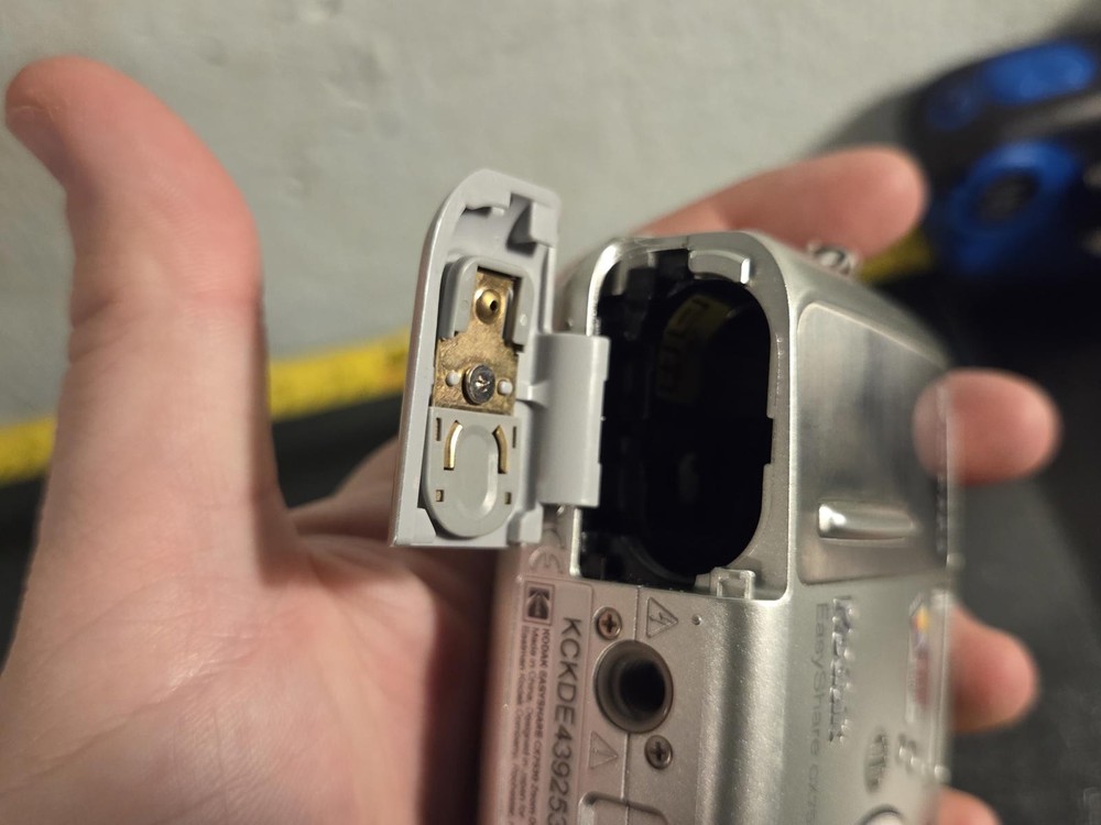 Kodak EasyShare CX7530 Camera | 2004 - 5MP - AA Batteries