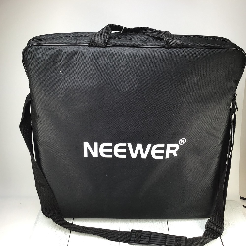 Neewer Ring Light in Case Used Good