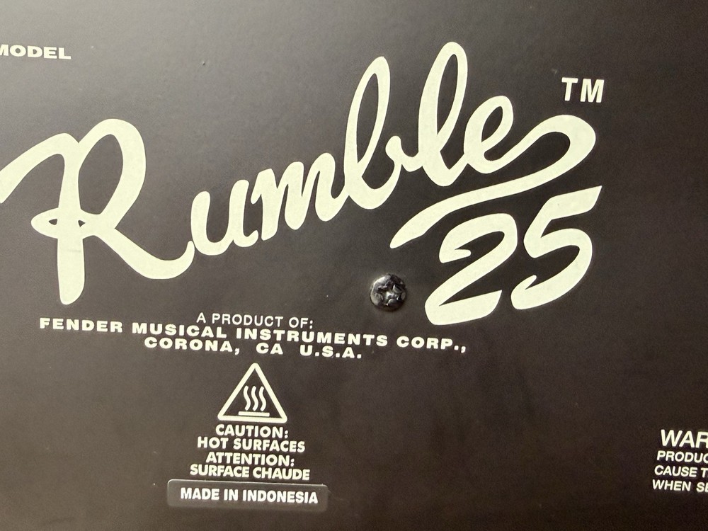 Excellent Fender Rumble 25 Solid State Combo Bass Amplifier, 25W, 1 Speaker