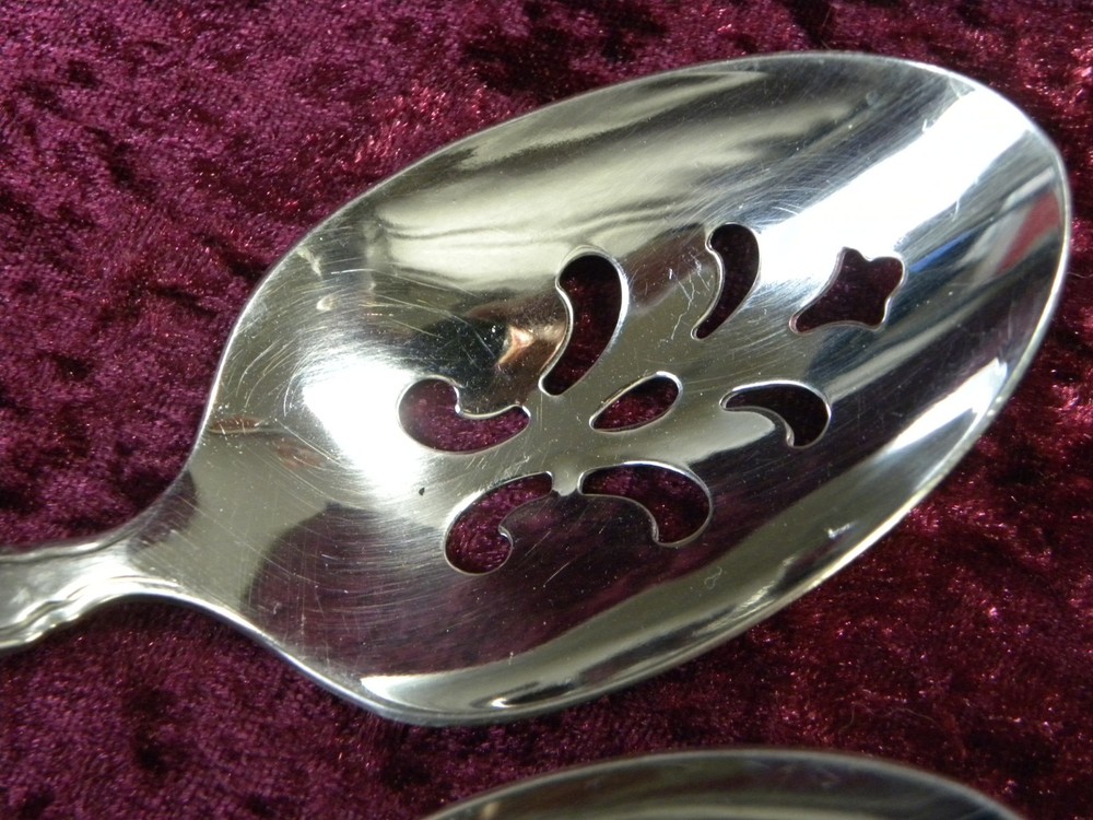 Satinique Modern Oneida Community Stainless USA Pierced & Solid Serving Spoons
