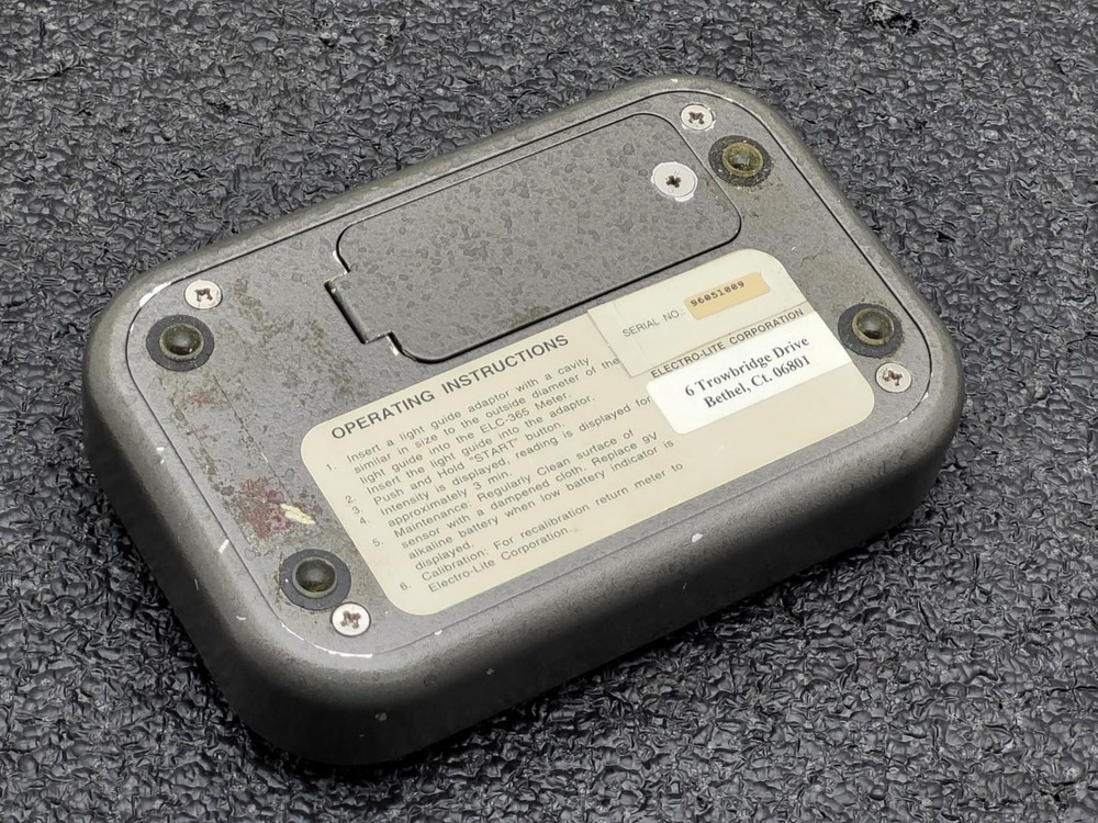 ELC-365 ULTRAVIOLET INTENSITY METER SENSOR HEAD powers up