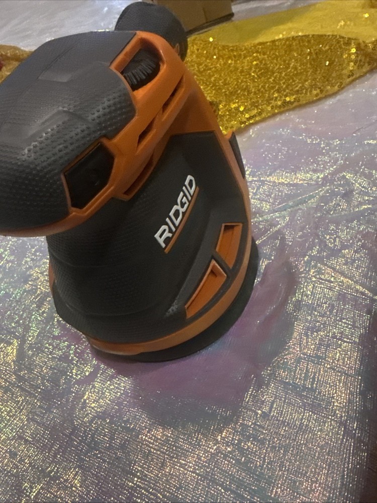 RIDGID CORDLESS ORBIT SANDER R8606 (PSO037260)