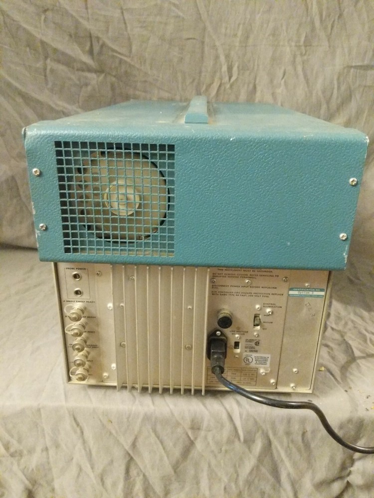 Tektronix 7104 Oscilloscope without plug-ins