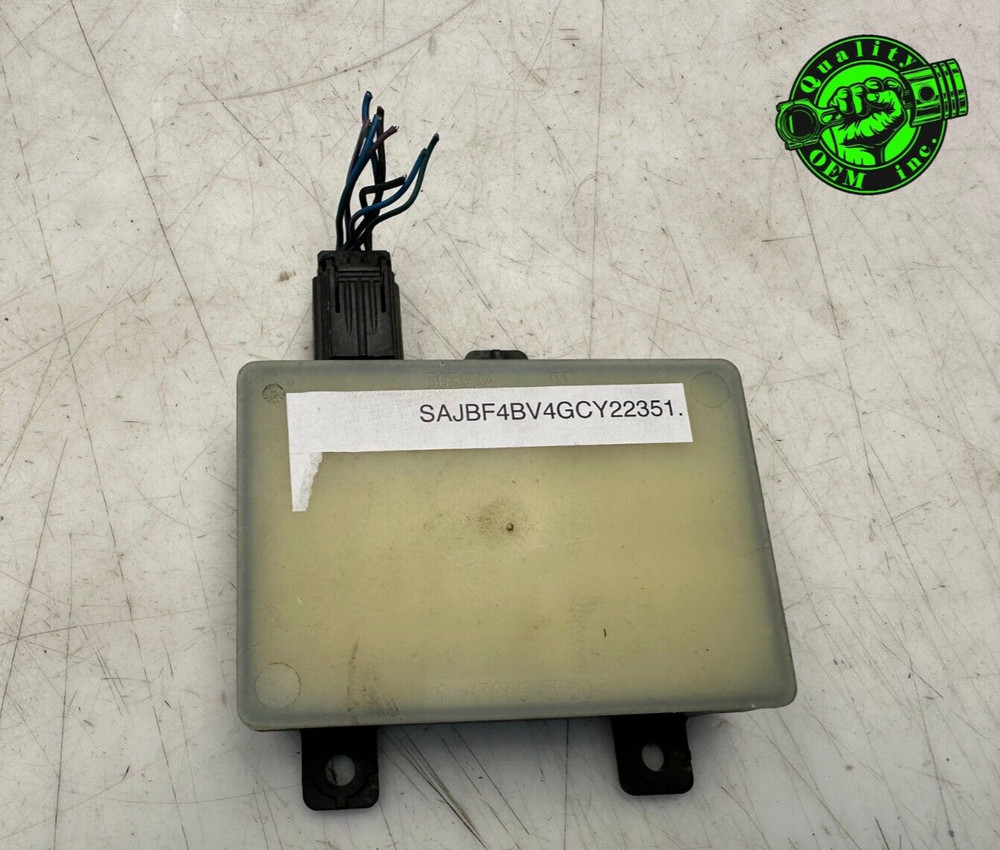 2016-2020 JAGUAR XE XF F-PACE REAR LEFT / RIGHT BLIND SPOT SENSOR CONTROL MODULE
