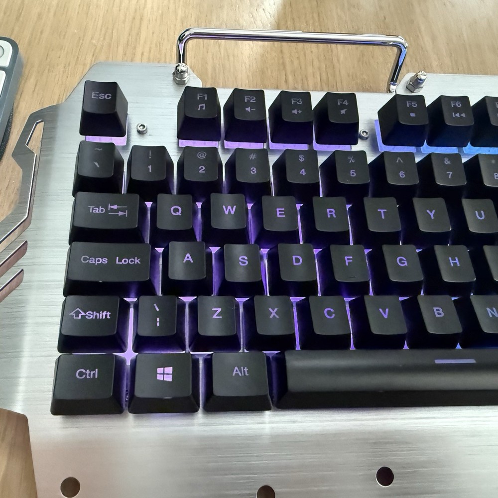 RedThunder K-900 Wired Semi-Mechanical Version Gaming Keyboard Metal Frame Win