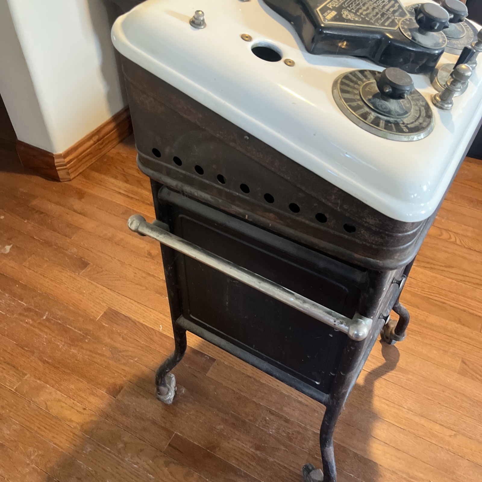 Shock Therapy McIntosh Polysine Generator Quck Medical Device And 4 Drawer Stand