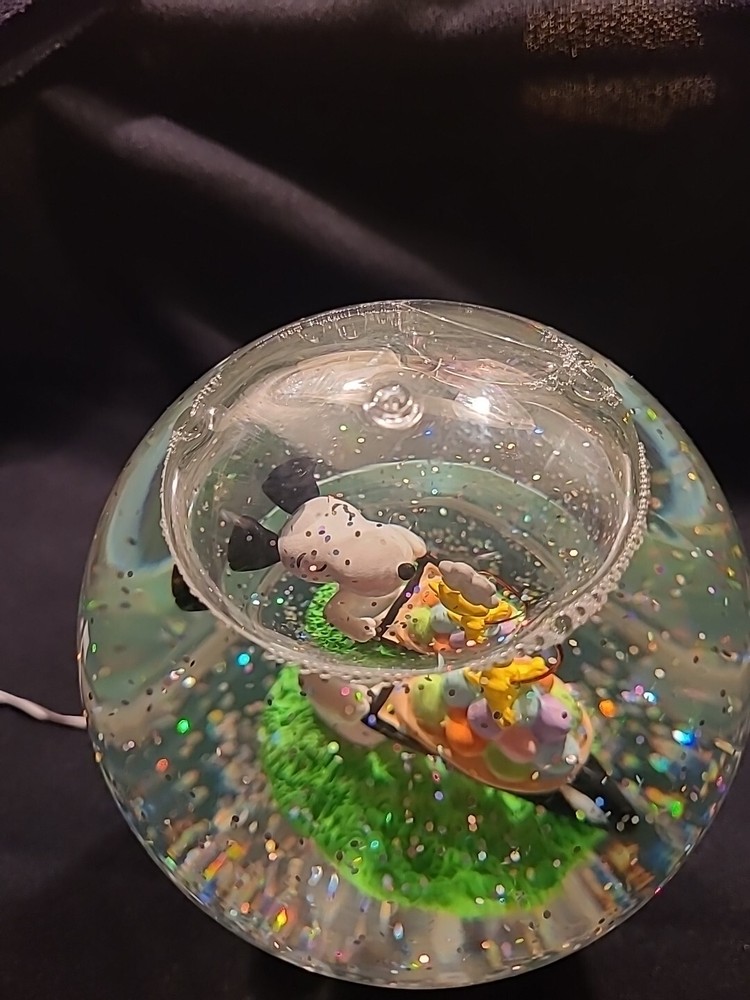 Snoopy Easter LIGHT UP Water Globe Snow Globe Please Read