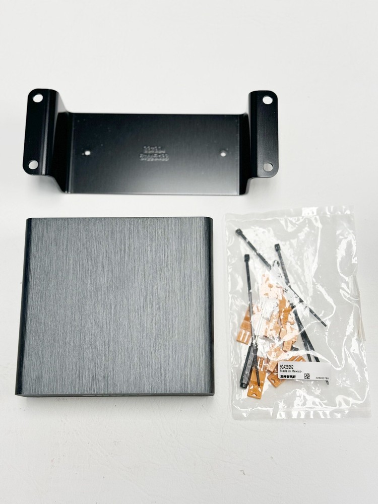 *Mint* Shure ANI4OUT-BLOCK Audio Network Interface