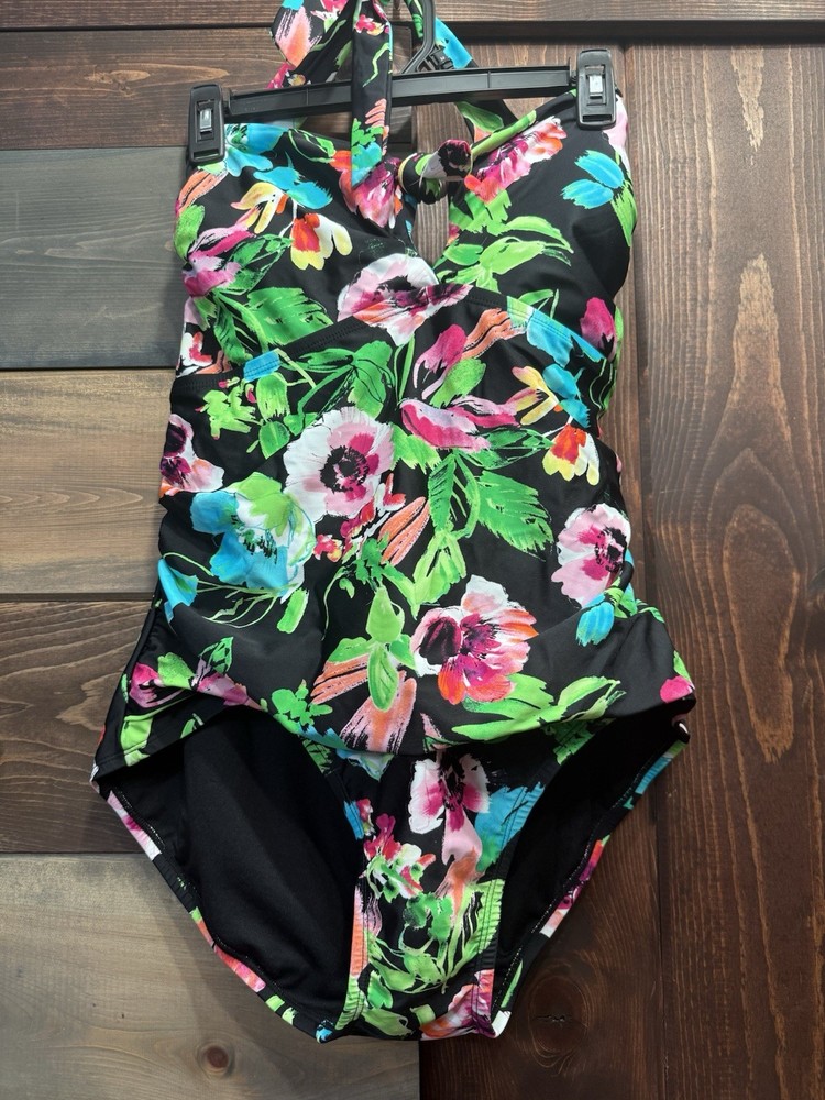 Women’s Catalina Slimming Swimsuit Size 1x NWT