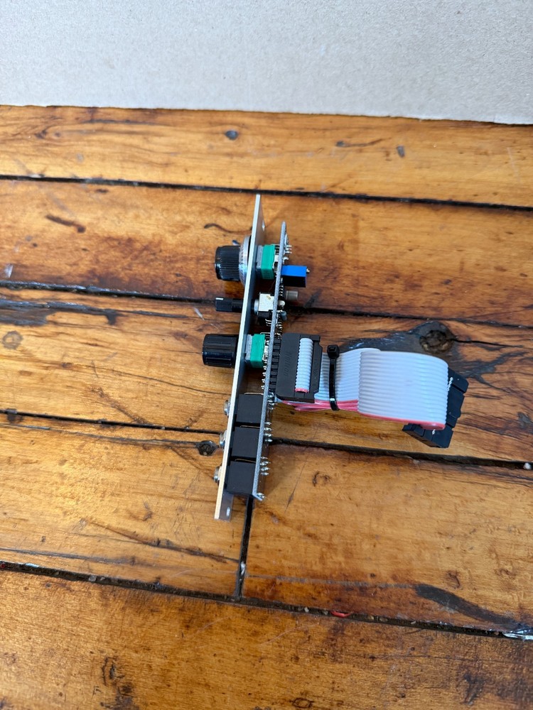 Titan Discrete Oscillator Eurorack Module