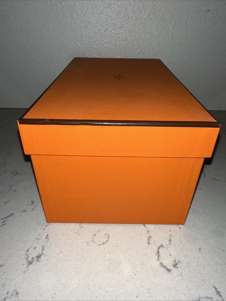 HERMES Paris Empty 10.25” x 6” x 5”