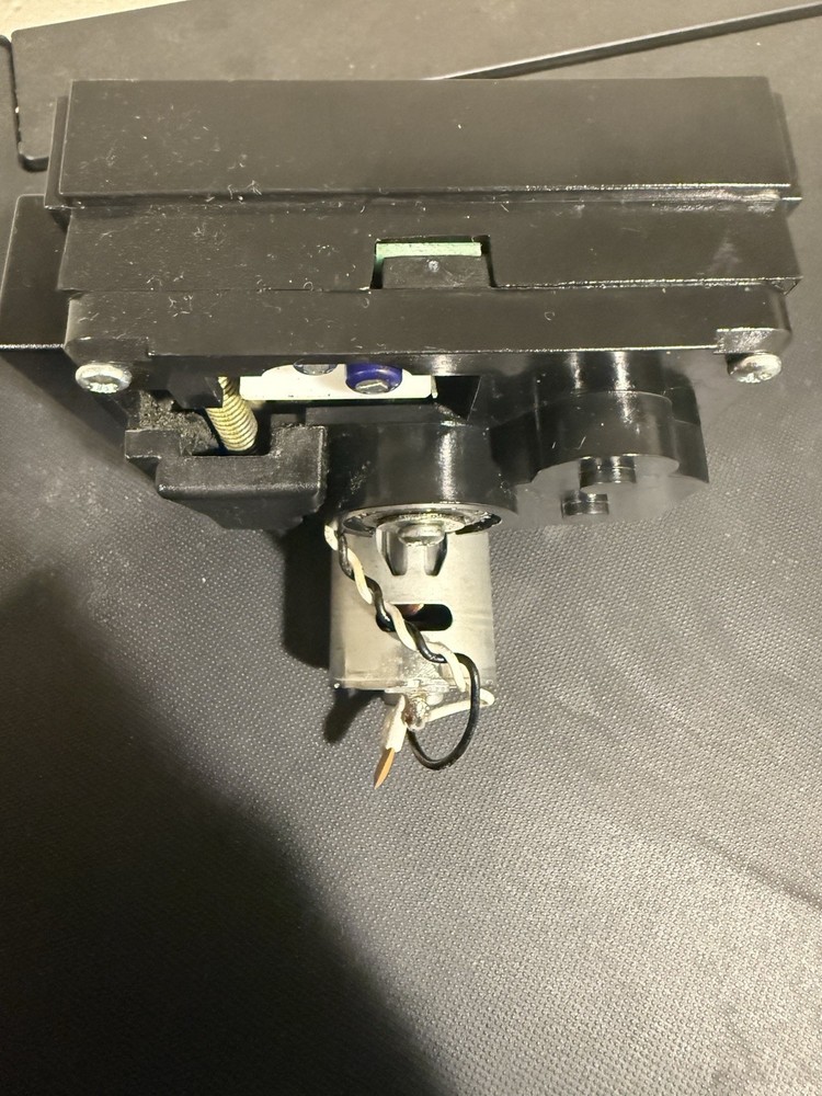 1¢ Serial Compact Hopper 2-L (Used/Not Tested)