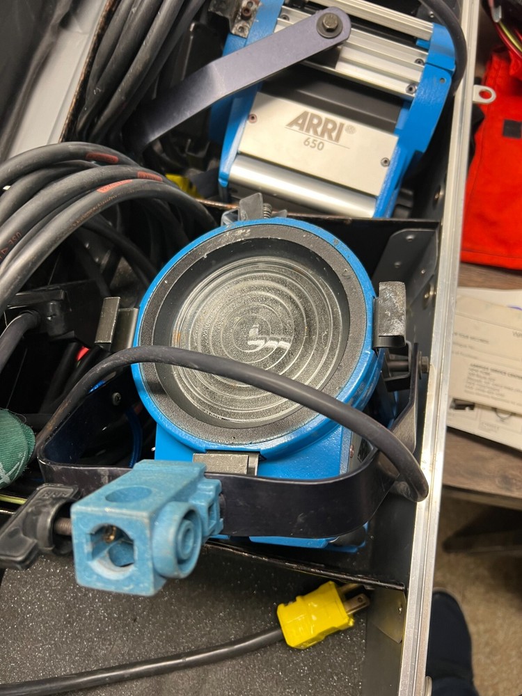 3 Lights ARRI 650 Case, Barn doors, no stands