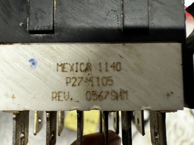 KENWORTH P27-1105 SWITCH-ROCKER