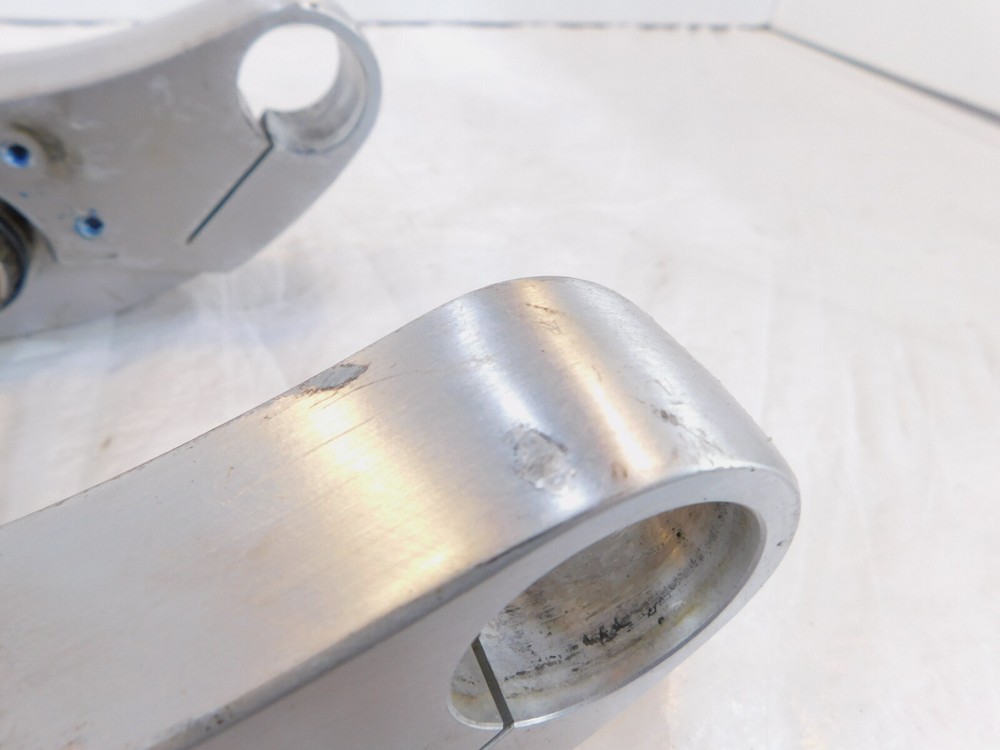 99 00 Victory Standard V92 Cruiser Upper & Lower Front Fork Triple Tree Bracket