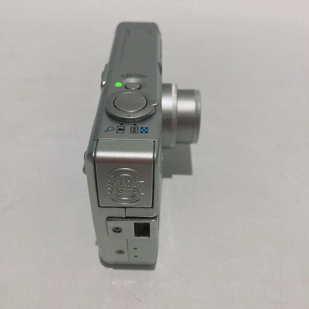 Canon IXY Digital Wireless PC1157 Silver Camera Compact Excellent Japan