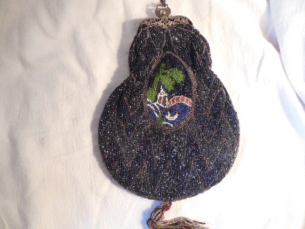 Antique Victorian micro bead purse, handbag w/ silver frame tree design