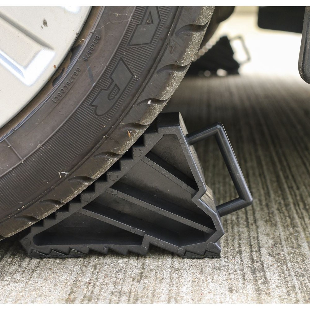 Sealey Composite Wheel Chocks 0.44kg - Pair Garage