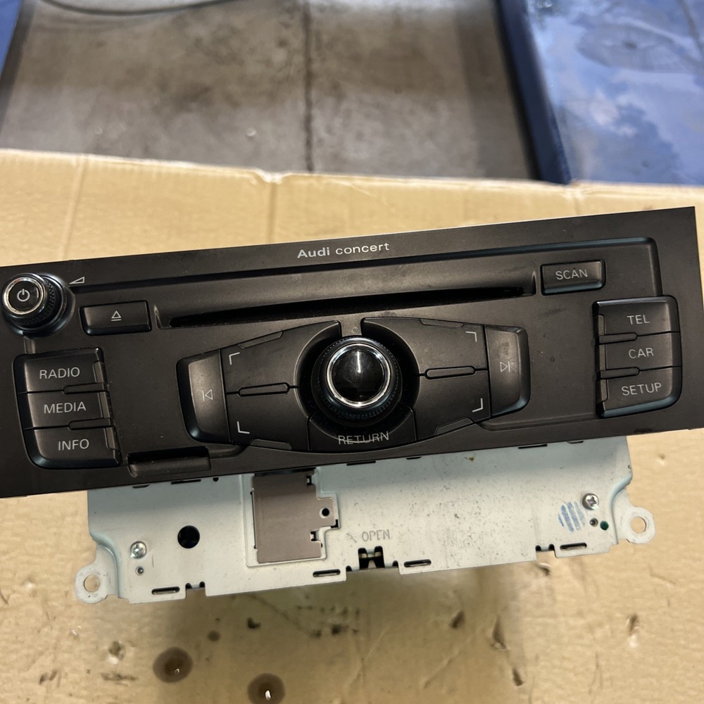 AUDI A5 07-11 HEAD UNIT STEREO CD PLAYER 8T2035186C