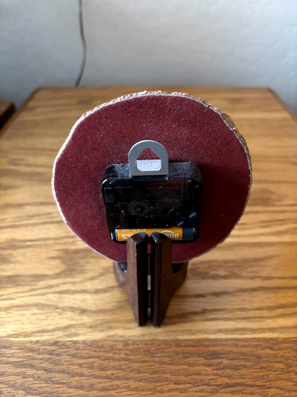 ORANGE GEODE-CRYSTAL CLOCK ON STAND (BATTERY INCLUDED)