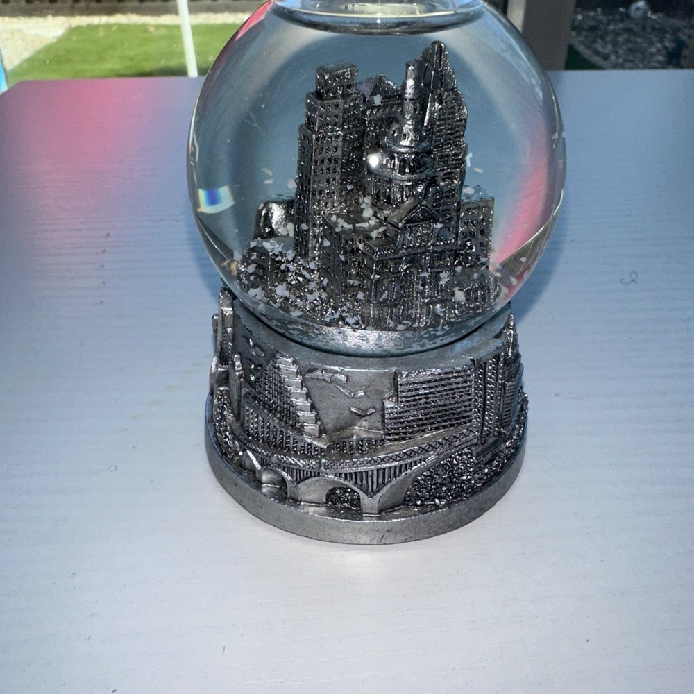 #Z11- Austin Iconic Landmarks Snow Globe